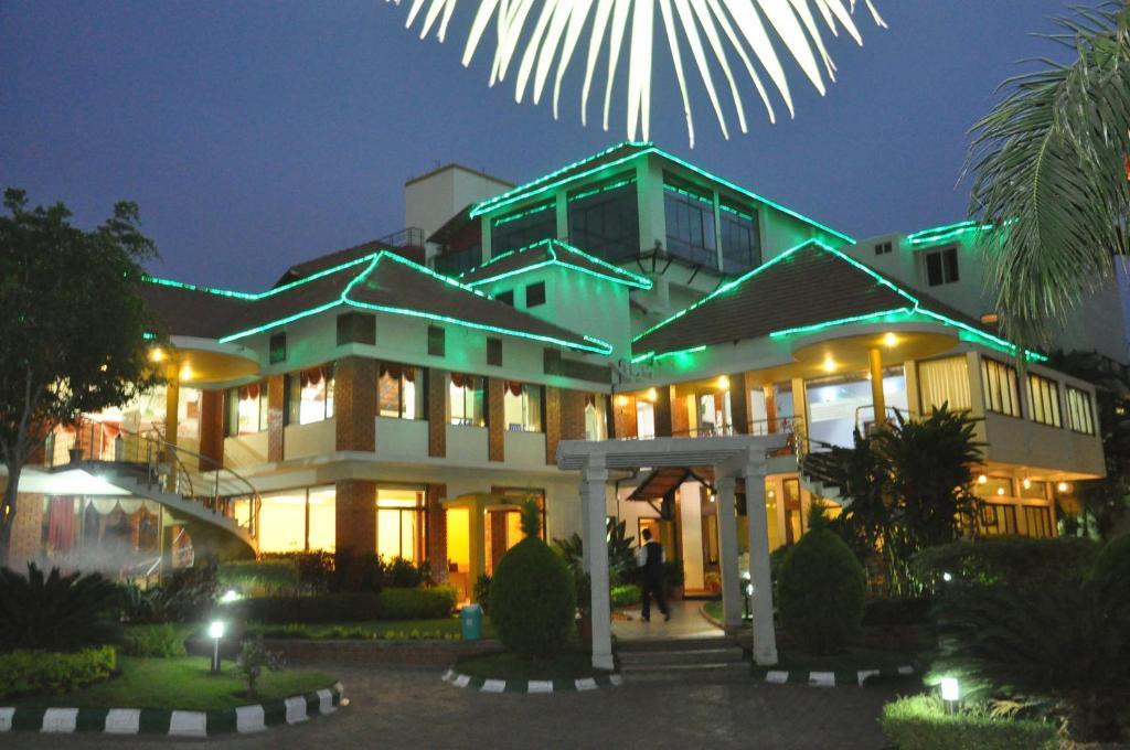 Hotel Le Ruchi The Prince Maisúr Exteriér fotografie